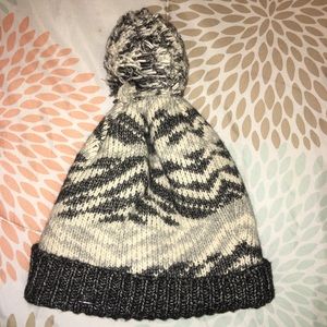 Victoria’s Secret OS Sweater Hat Gray White Nordic